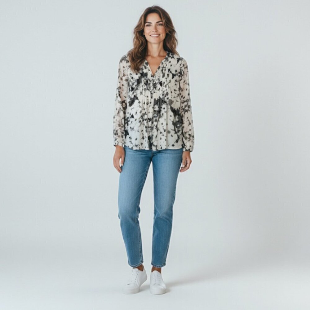 Saint Tropez Black and Gray Floral Crepe Pleated Blouse Size Small Top